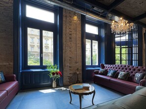 Flat-screen TV - The Address Loft Passion - Group Luxury Experience (Budapest)