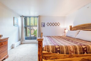 Iron/ironing board, free WiFi, bed sheets