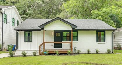 5 Mi to Dtwn Atlanta: Family Home w/ Fenced Yard