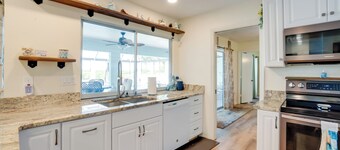 Heated Pool + Lanai: Peaceful Punta Gorda Stay