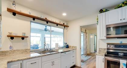 Heated Pool + Lanai: Peaceful Punta Gorda Stay