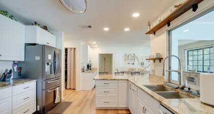 Heated Pool + Lanai: Peaceful Punta Gorda Stay