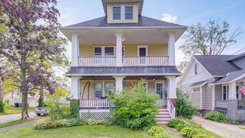 Apartment (2 Bedrooms) | Front of property