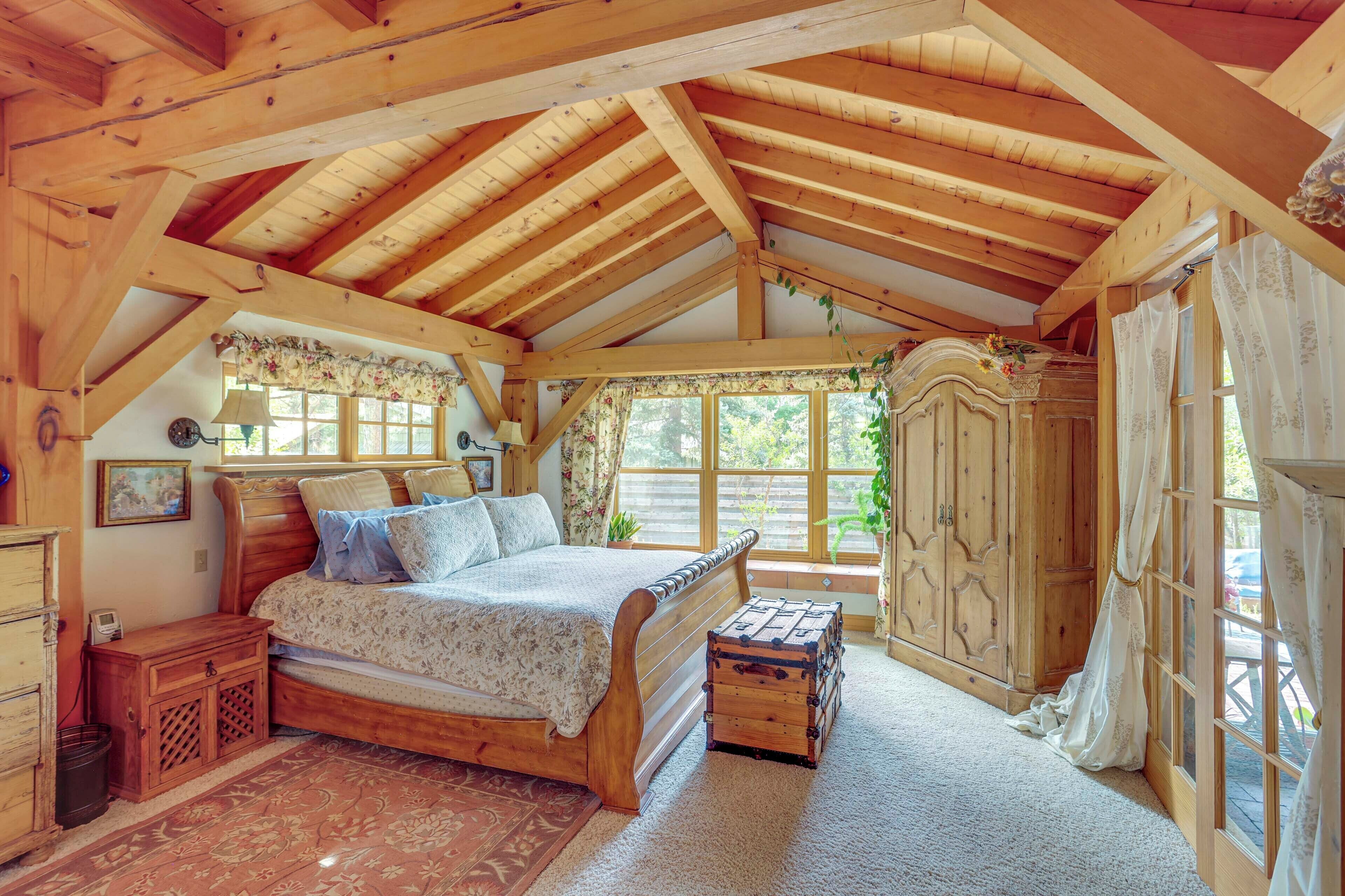 House (6 Bedrooms) | Interior