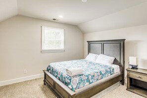 House (5 Bedrooms) | Interior