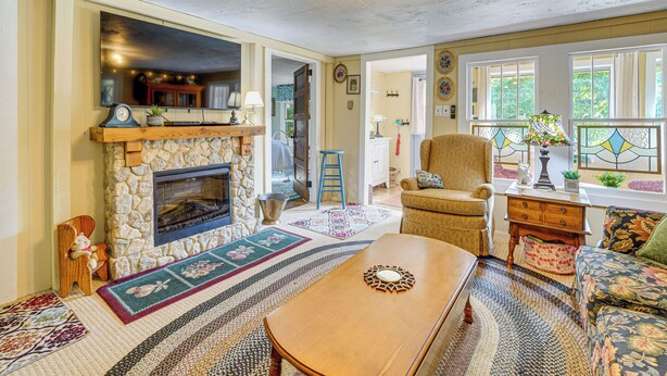 Cottage (3 Bedrooms) | Interior - 2 Mi to Hiking Trails: Cozy Fayetteville Cottage! (Fayetteville)