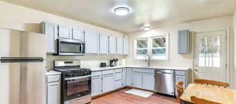 1 Mi to Dtwn Saratoga Springs: Cozy Duplex Apt!