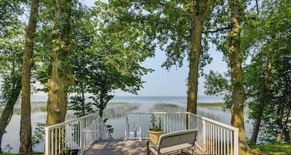 Waterfront Family Retreat on Lake Lida w/ Dock