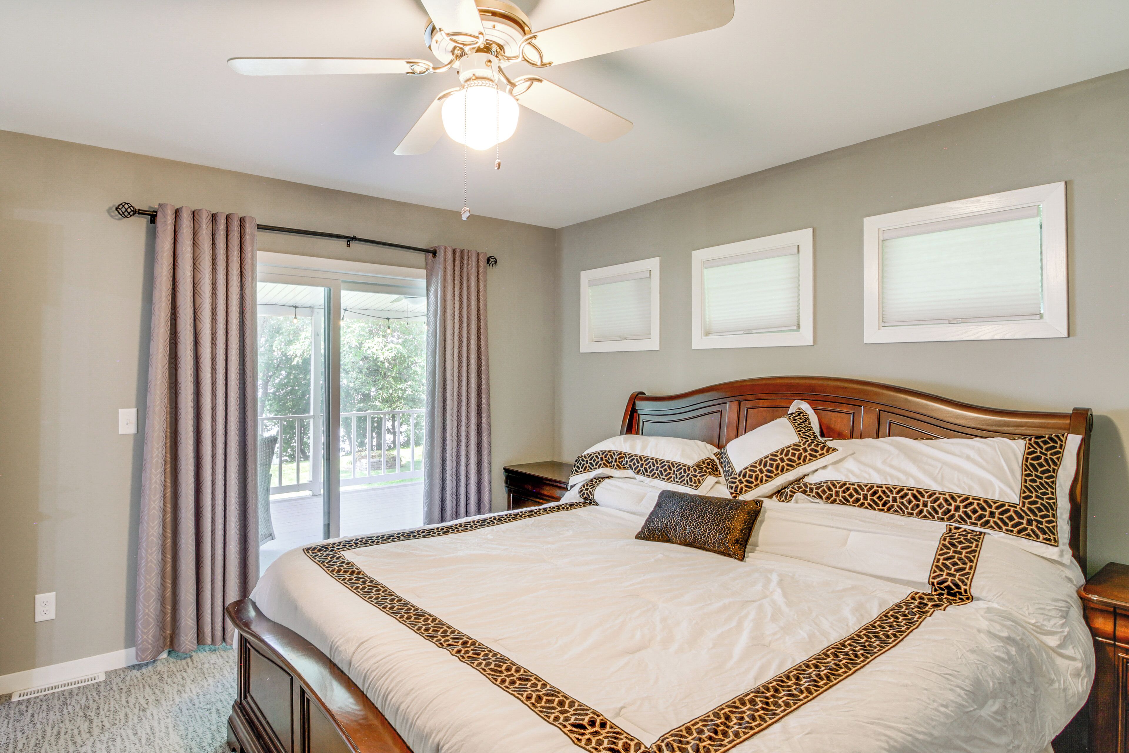 House (5 Bedrooms) | Interior