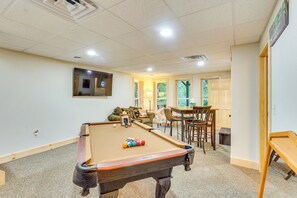 House (6 Bedrooms) | Interior