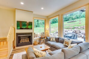 House (6 Bedrooms) | Interior - Resting Eagle Cabin w/ Mtn Views in PA Wilds (Sinnamahoning)