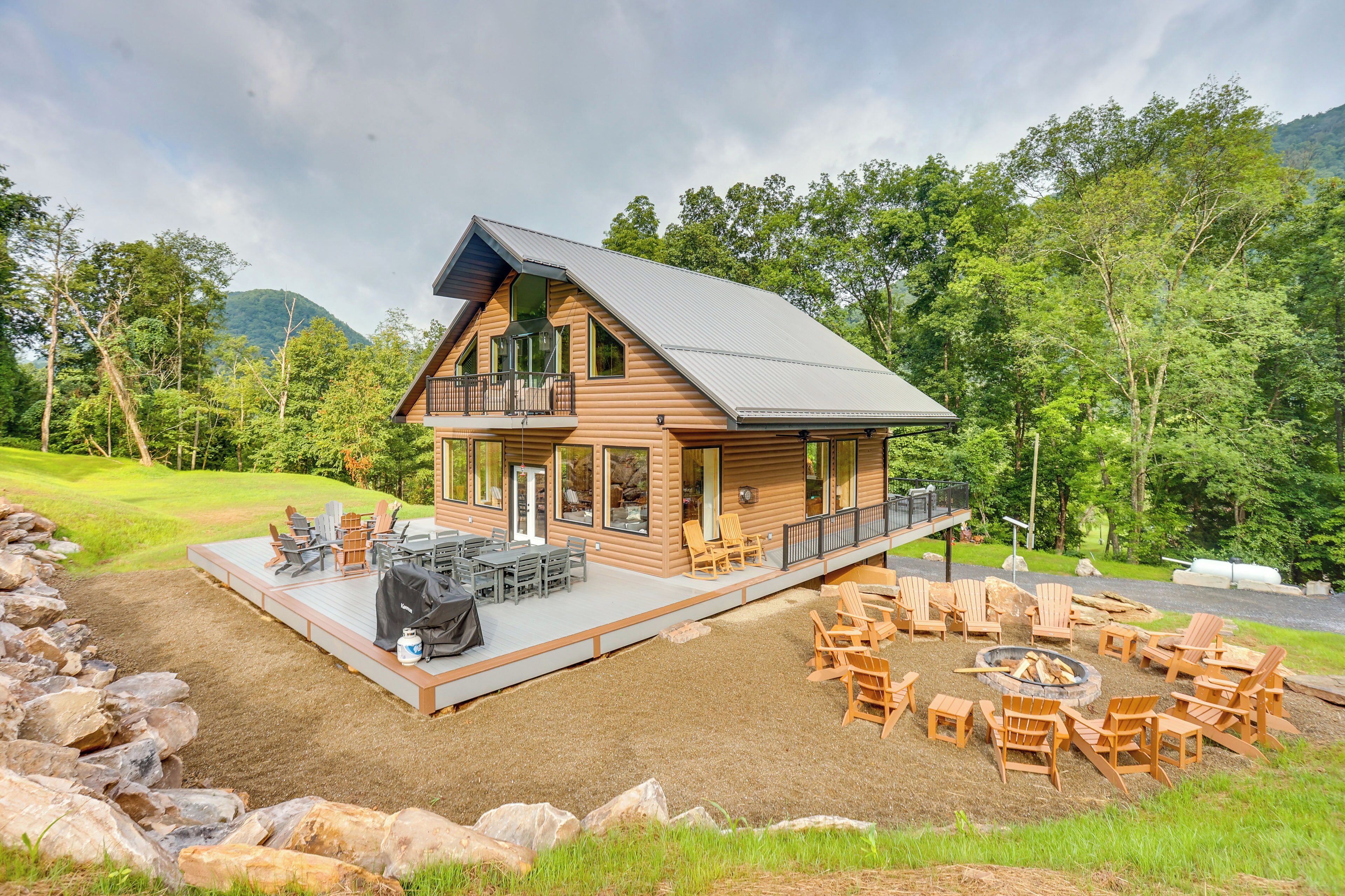 House (6 Bedrooms) | Interior