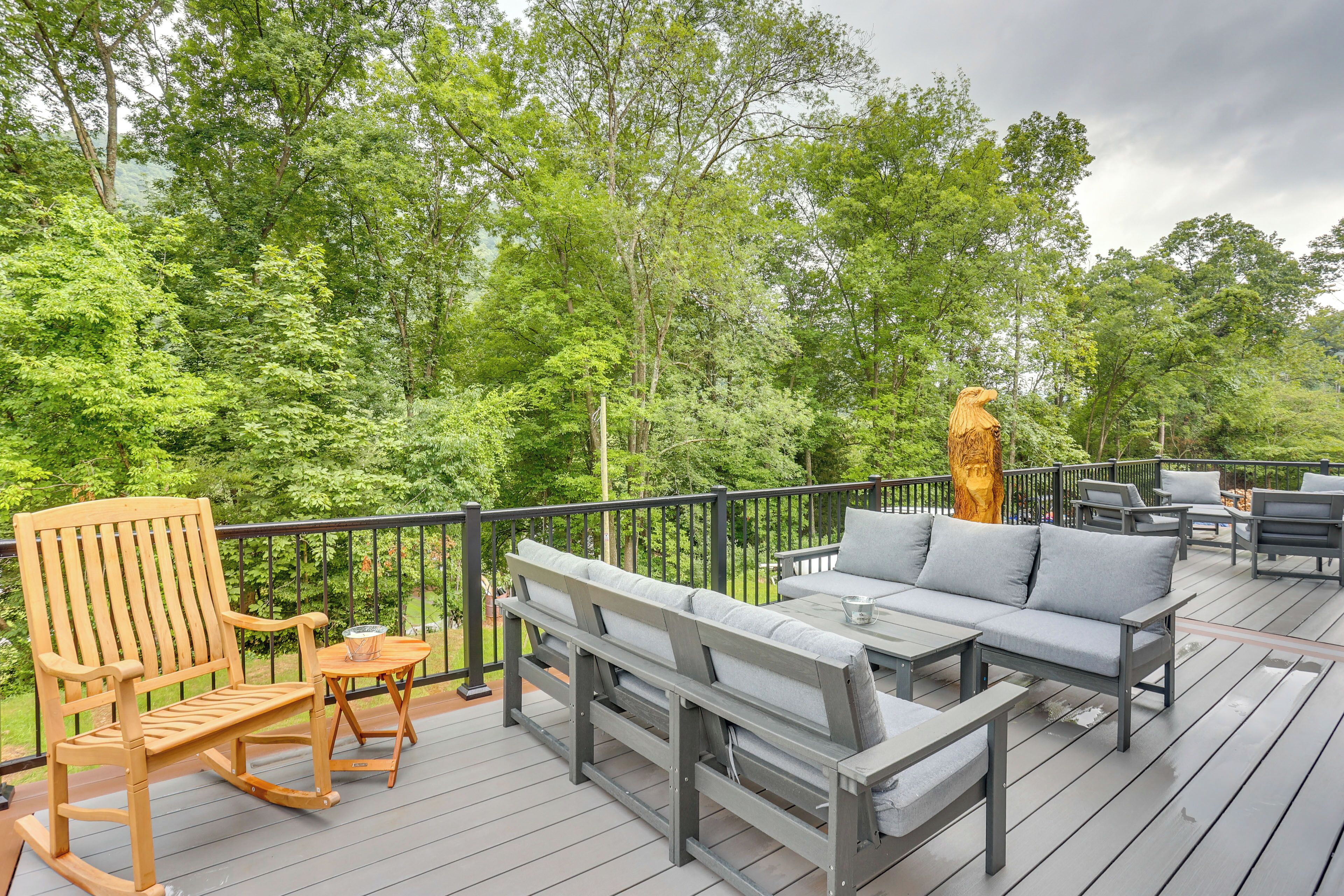 House (6 Bedrooms) | Interior