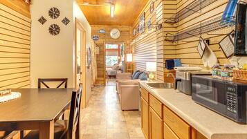 Apartment (0 Bedroom) | Interior