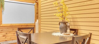 Downtown Crandon: Walkable Studio w/ Patio!