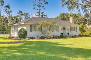House (3 Bedrooms) | Front of property