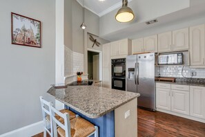 Fridge, microwave, oven, dishwasher - Pet Friendly, Walkable Loft in Heart of Downtown by Lucky Savannah (Savannah)