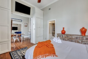 1 bedroom, iron/ironing board, free WiFi, bed sheets - Pet Friendly, Walkable Loft in Heart of Downtown by Lucky Savannah (Savannah)