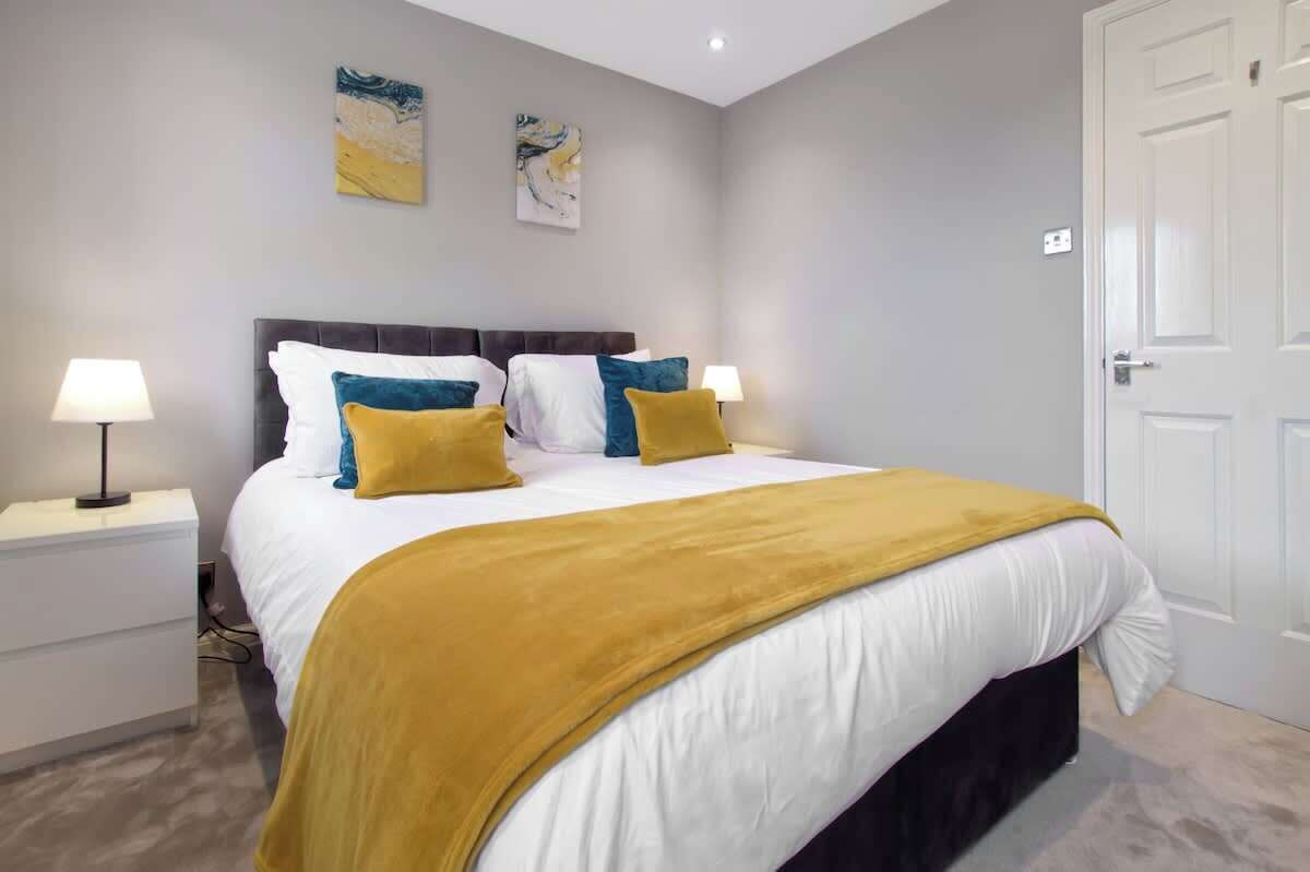 2 bedrooms, desk, iron/ironing board, free WiFi