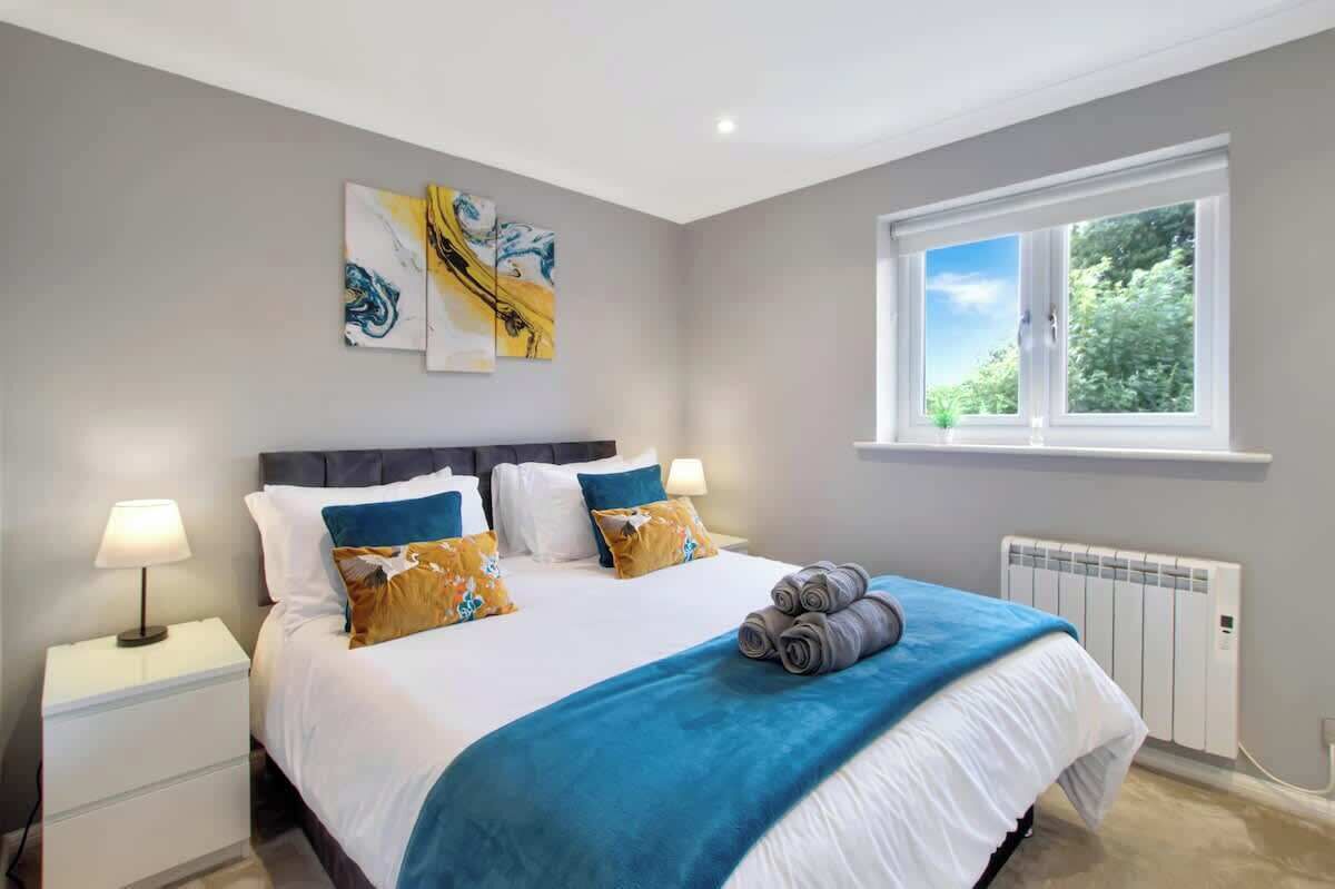 2 dormitorios, tabla de planchar con plancha, wifi gratis y ropa de cama