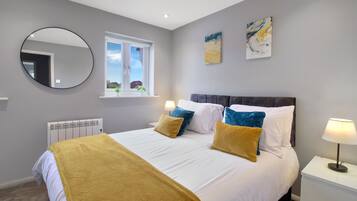 2 bedrooms, iron/ironing board, free WiFi, bed sheets