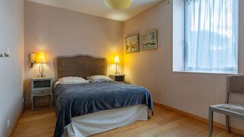 2 chambres, fer et planche Ă repasser, Wi-Fi, draps fournis