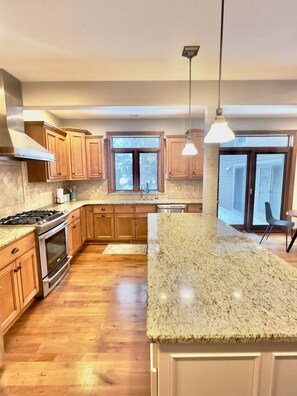 Private kitchen - Private Luxury Retreat • Pool, Firepit • Minutes to Lake & Golf (Sheboygan)