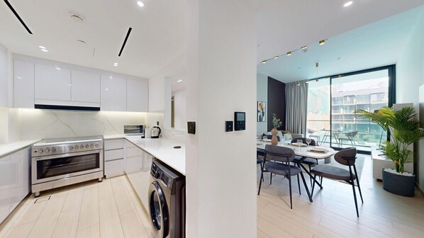 Fridge, microwave, oven, stovetop