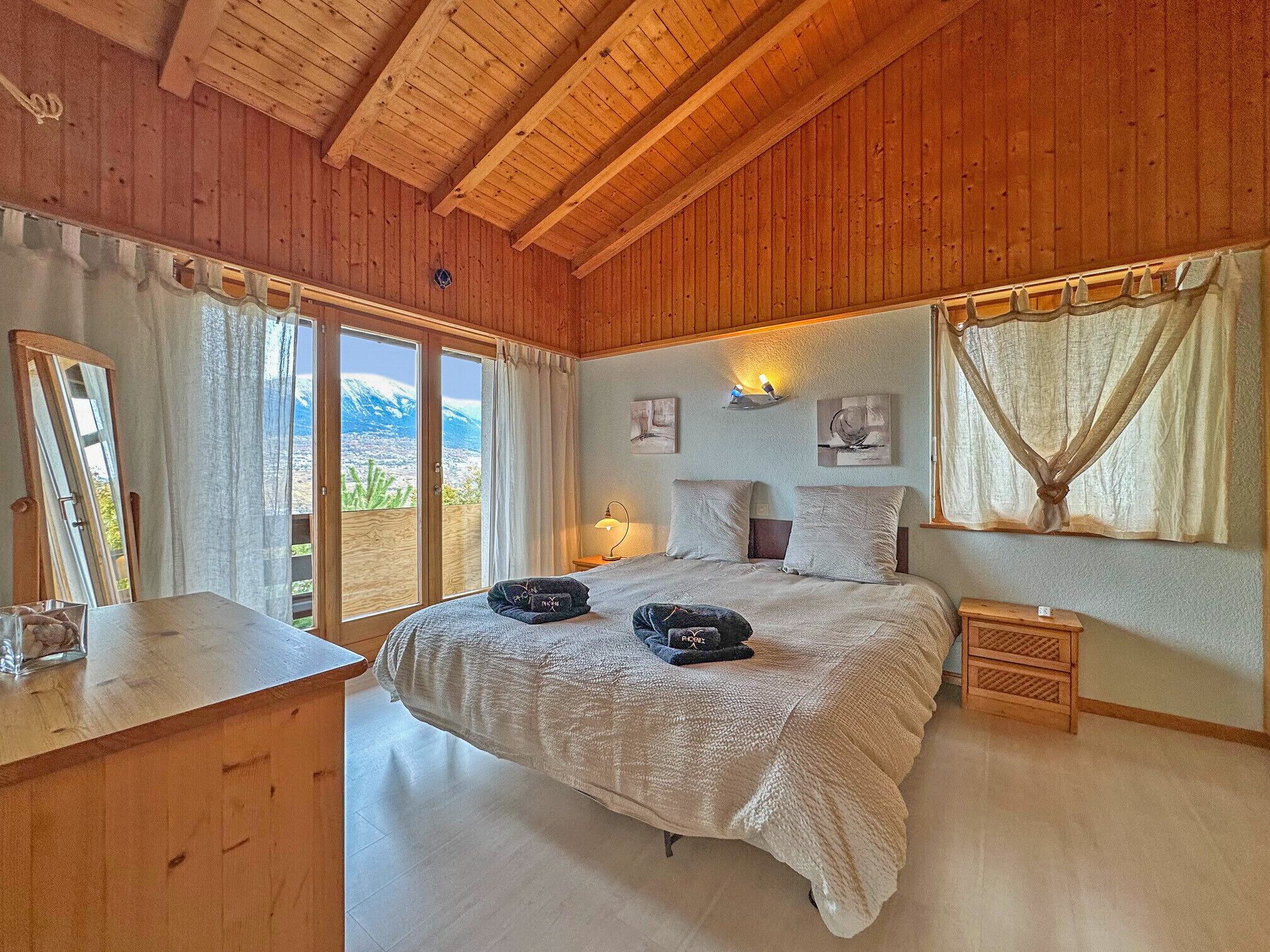 2 chambres, fer et planche à repasser, Wi-Fi gratuit, draps fournis