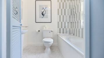 Apartment | Bathroom