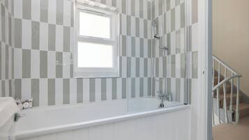 Apartment | Bathroom