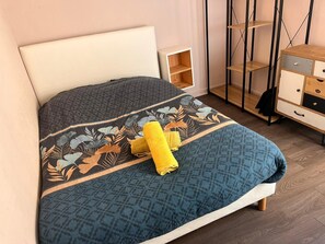 1 bedroom, WiFi, bed sheets