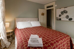 4 bedrooms, iron/ironing board, travel cot, free WiFi