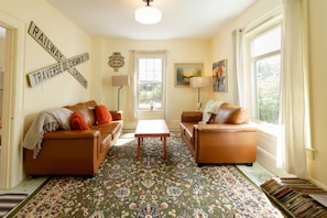 TV, fireplace, books, stereo