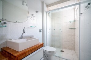 Basic-Apartment | Badezimmer | Kostenlose Toilettenartikel