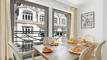 City Apartment, 2 Bedrooms, Balcony, City View | Living area | 40-inch Smart TV with satellite channels