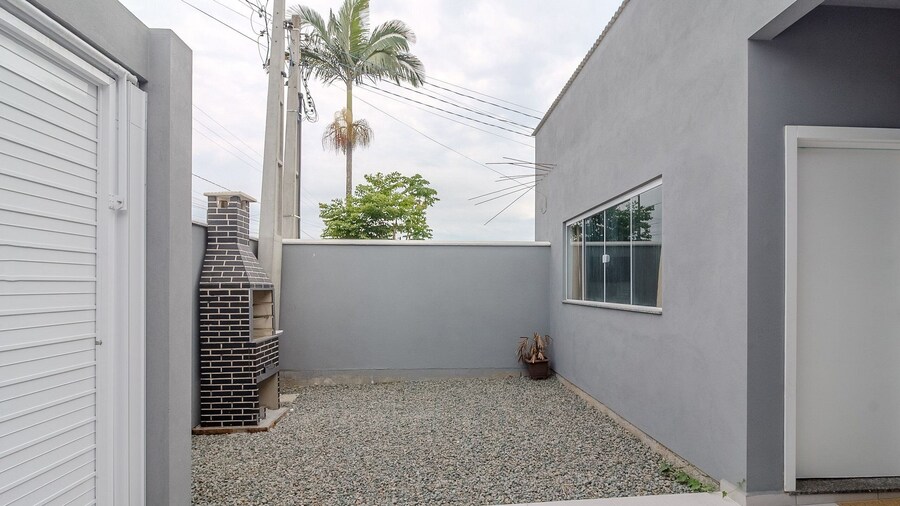 1BR House w/ BBQ & Garage in Penha Jcs0004