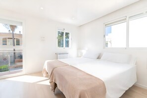 1 slaapkamer, een strijkplank/strijkijzer, wifi, beddengoed