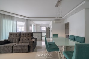Basic Apartment | Living area
