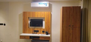 Deluxe Room, City View