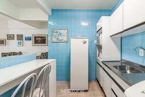 Basic Apartment | Private kitchen