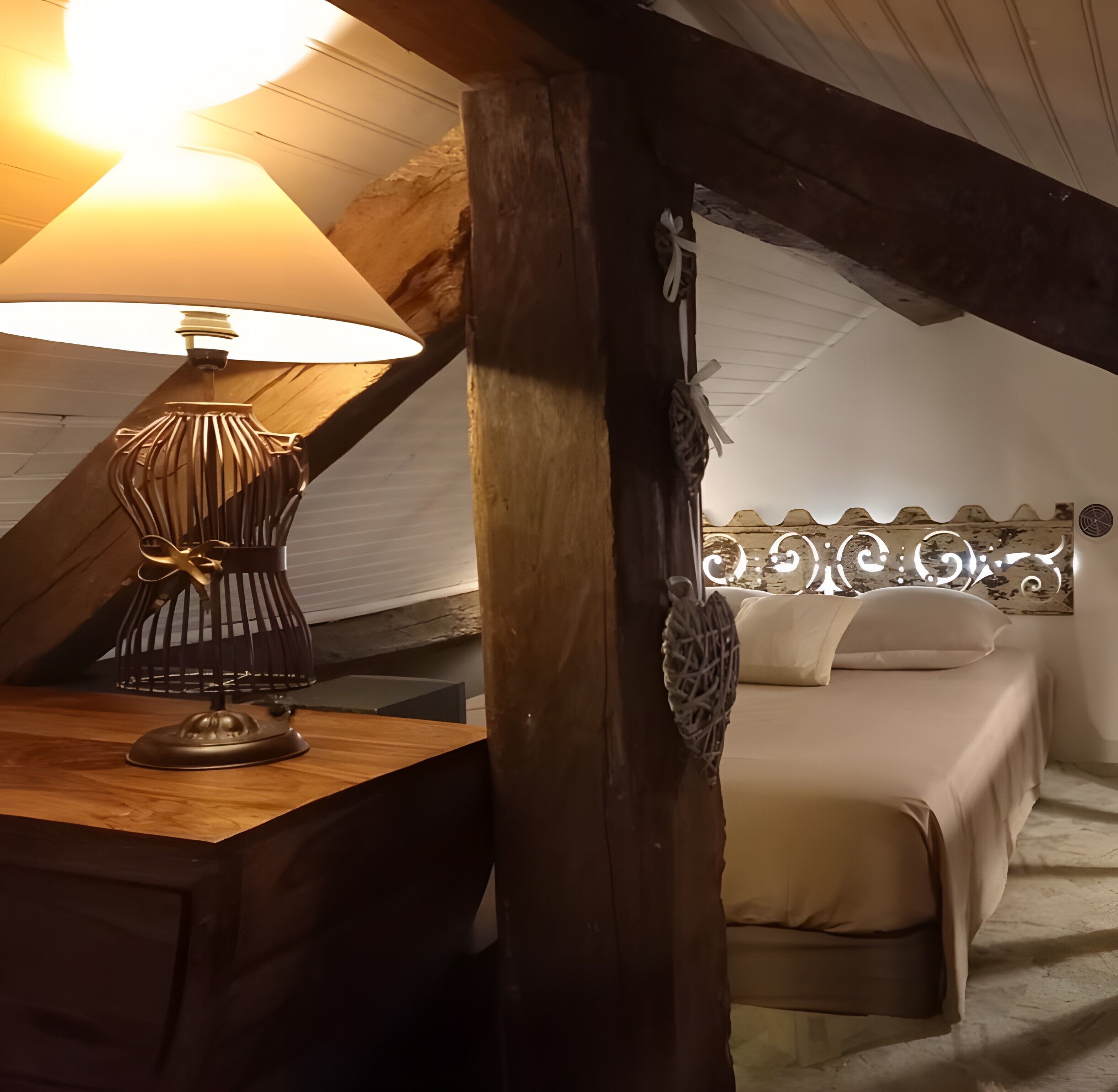 1 bedroom, bed sheets