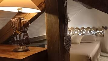 1 bedroom, bed sheets