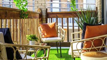 Smart TV 32 polegadas com canais digitais, Netflix, Hulu