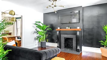 55-inch Smart TV with digital channels, Netflix, Hulu