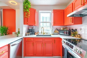 Exclusive Duplex, Non Smoking | Private kitchen | Full-sized fridge, microwave, oven, stovetop
