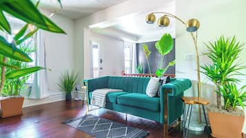 Smart TV 55 polegadas com canais digitais, Netflix, Hulu