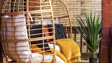 55-inch Smart TV with digital channels, Netflix, Hulu