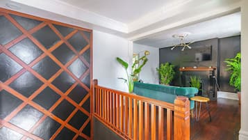 32-inch Smart TV with digital channels, Netflix, Hulu