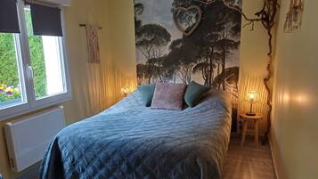 2 bedrooms, WiFi, bed sheets